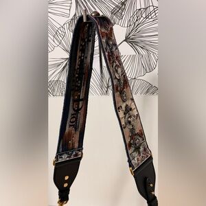 ✨ Authentic CHRISTIAN DIOR Kaleidoscopic Embroidered Shoulder Strap ✨